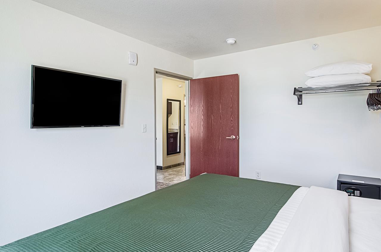 Cobblestone Inn & Suites - Guernsey Exterior foto