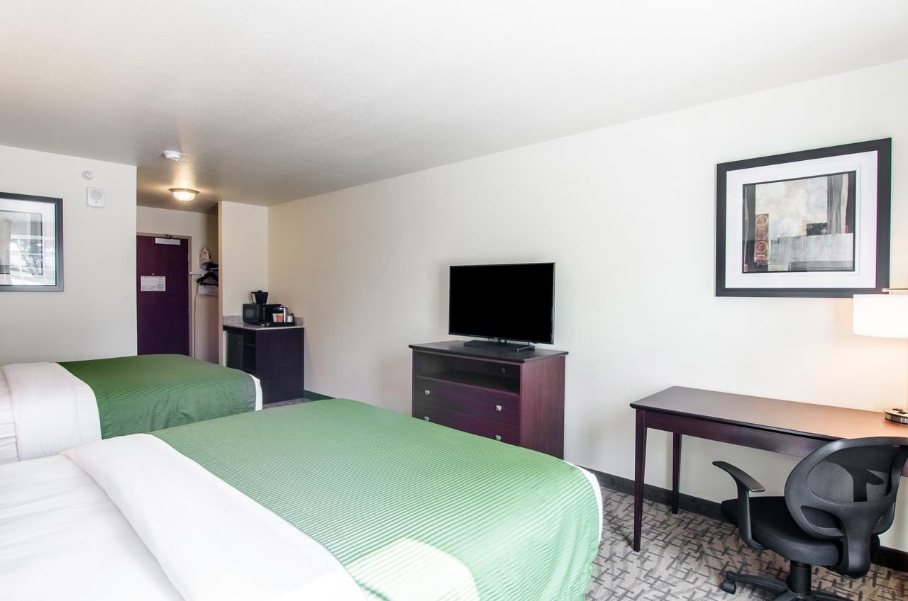 Cobblestone Inn & Suites - Guernsey Exterior foto