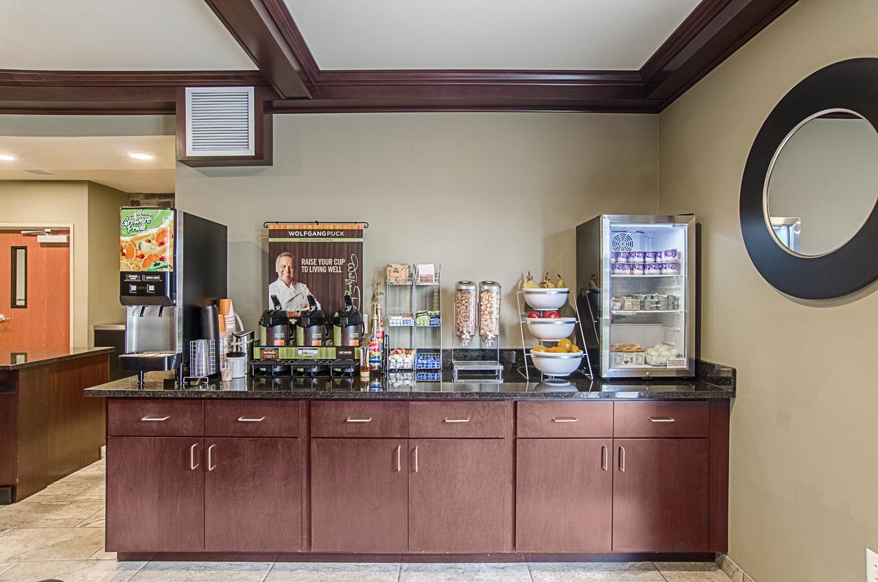 Cobblestone Inn & Suites - Guernsey Exterior foto